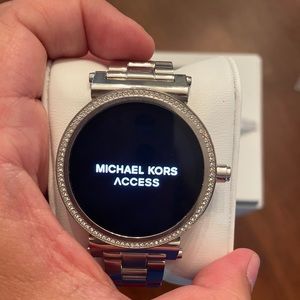 MK Sofia smartwatch